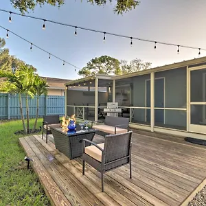  Holiday home Charming Vacation Close To Downtown!